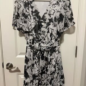 Simply Vera Vera Wang Black and White Floral Midi Dress